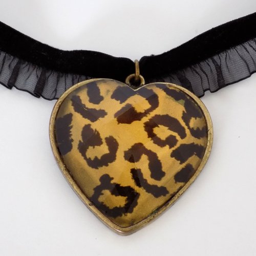 Collier coeur léopard ruban velours dentelle noir