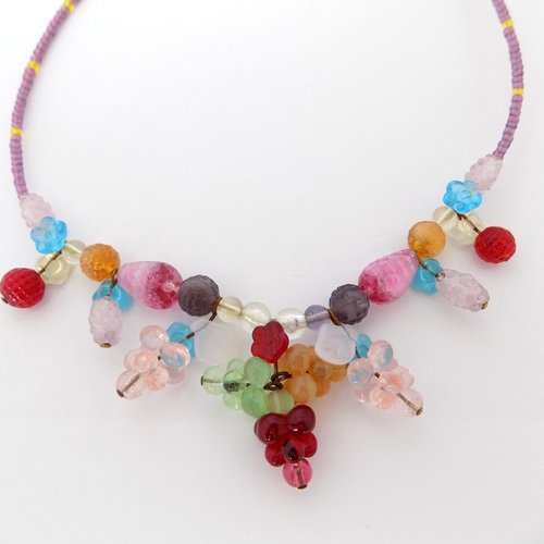 Collier coloré perles granitées et rocaille fleurs et fruits