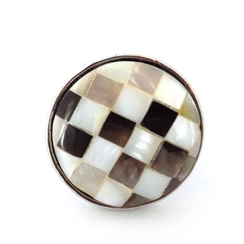 Bague ronde damier marron blanc nacré argenté taille 57