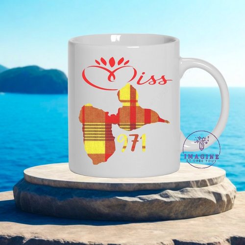 Mug miss guadeloupe - madras -  971 - couronne - tasse mot - personnalisation - thème madras - cadeau à offrir