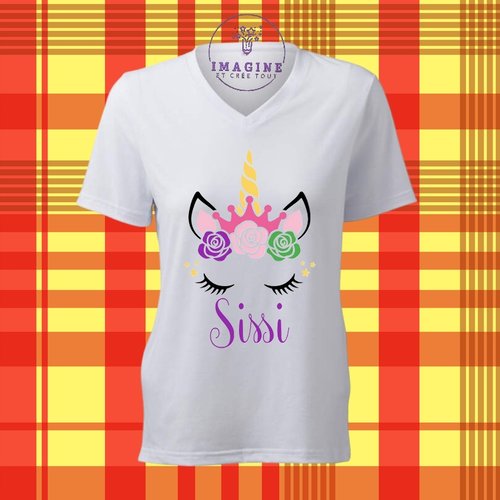 T-shirt personnalisé pour femme - encolure v - licorne - magique - féerique - corne - animal fabuleux -cheval - (prénom à préciser)