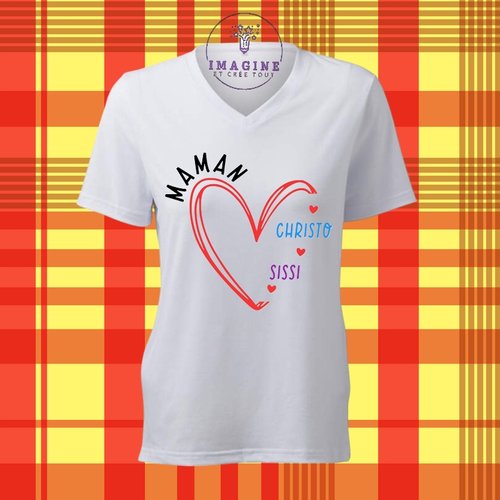 T-shirt personnalisé pour femme - encolure v - maman - fête des mamans - cœurs - enfants - kids - amour (prénoms à préciser)