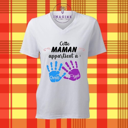 T-shirt personnalisé pour femme - encolure v - maman - fête des mamans - enfants - mains - empreintes (prénoms à préciser)