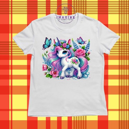 T-shirt personnalisé pour jeunes - col rond - licorne - féerique - fille - fashion - arc en ciel - papillons - roses