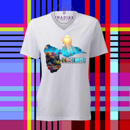 T-shirt personnalisé pour femme - col v - sublimation - carte - guadeloupe - fond marin - coraux - poissons - soleil