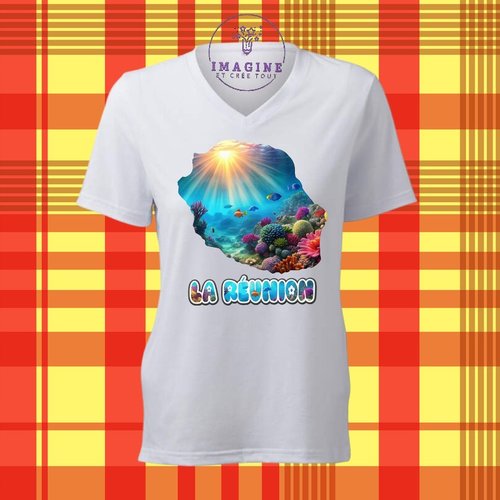 T-shirt personnalisé pour femme - col v - sublimation - île de la réunion - 974 - fond marin - corail - soleil - poissons
