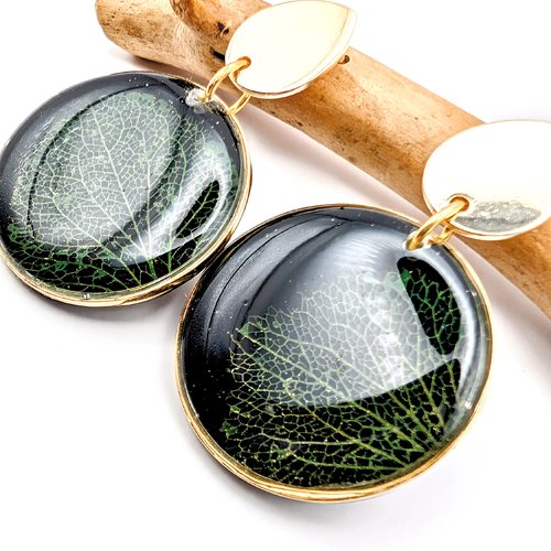 Boucles  d'oreilles "dentelle d'hortensia" -vert mousse-