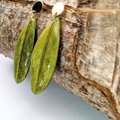 Boucles d'oreilles  "feuilles de camélia" et or.