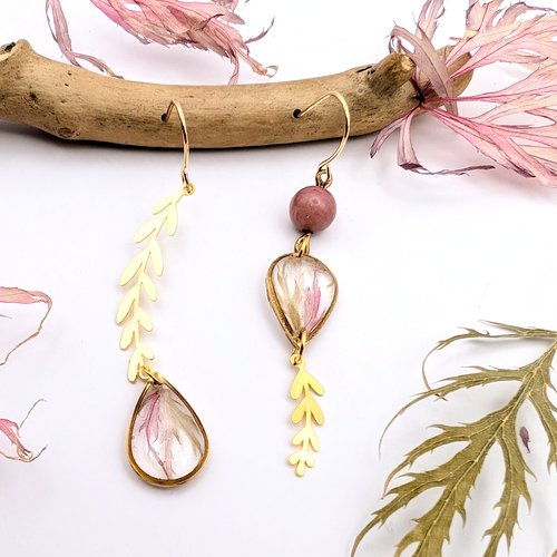 Boucles branches asymétriques "pastel".