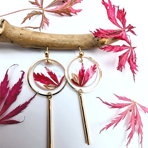 Boucles d'oreilles nacrées "hana" rouge flamboyant