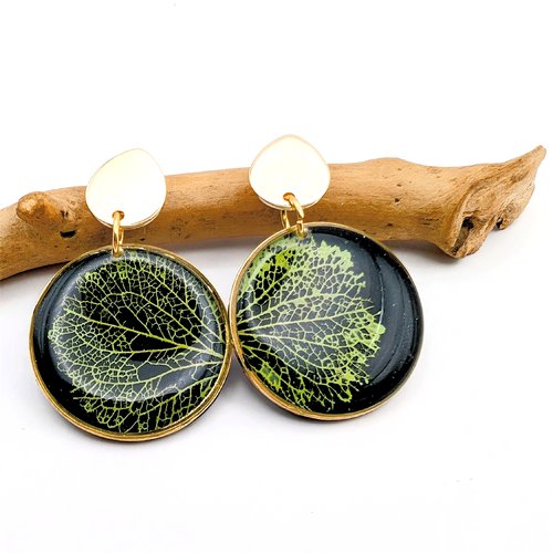 Boucles  d'oreilles "dentelle d'hortensia" -vert pistache-