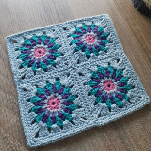 Poche prête à coudre - modèle granny raphaël