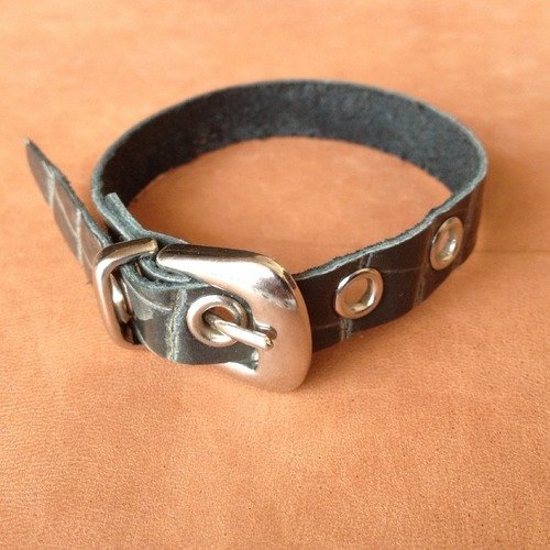 Bracelet cuir gris imprimé  : ref : bl 1
