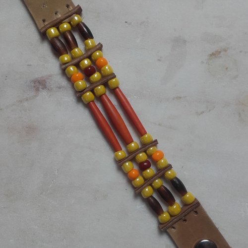 Bracelet amérindien, 3 rangs, corne perles jaunes - ref: b 368