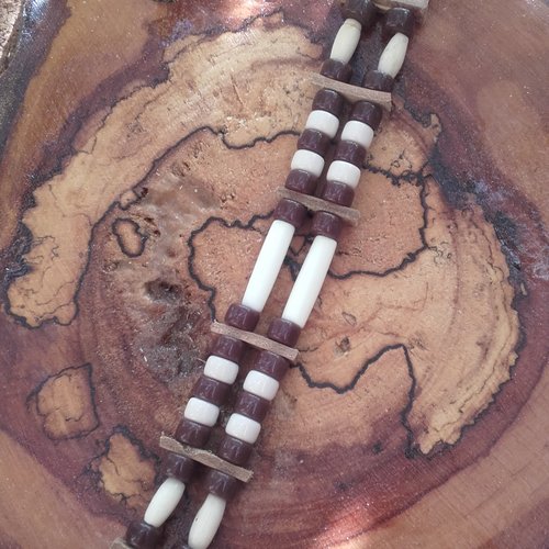 Bracelet style amérindien, 2 rangs, perles de verre marron et beige -  ref: b 374