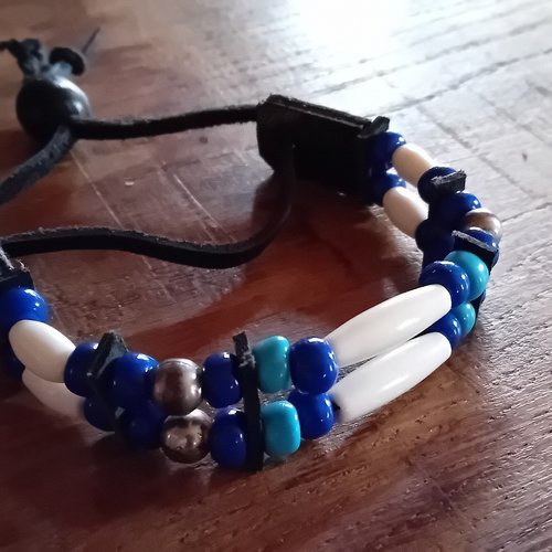 Bracelet amérindien, 2 rangs, os, perles de verre bleu foncé -  ref: b 424