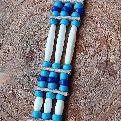 Bracelet amérindien,3 rangs, os et perles de verre bleues -  ref: b 427