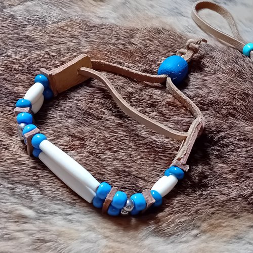 Bracelet amérindien,2 rangs, os et perles de verre bleues et mauves -  ref: b 440