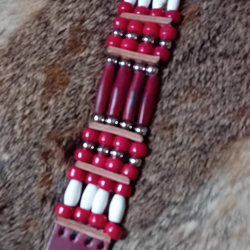 Bracelet amérindien, 4 rangs, os blancs et corne - ref: b 438