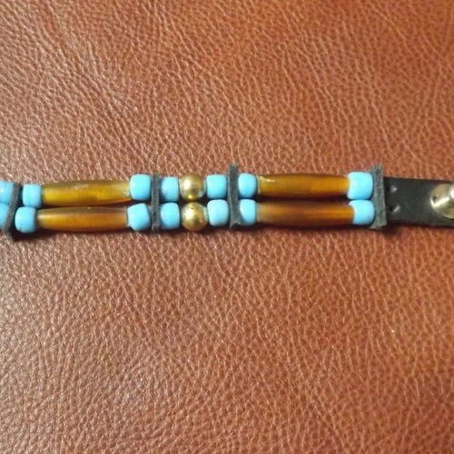 Bracelet amérindien, 2 rangs, corne et perles de verre bleues -  ref: b 449