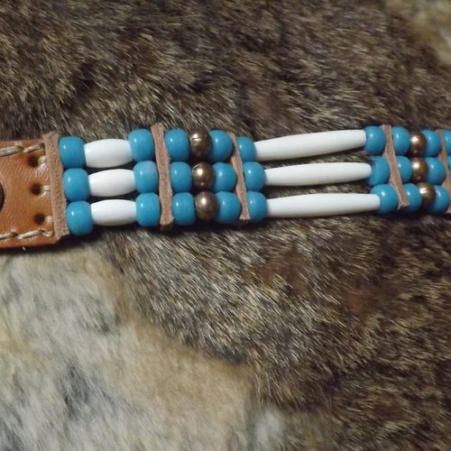 Bracelet amérindien,3 rangs, os et perles de verre -  ref: b 450