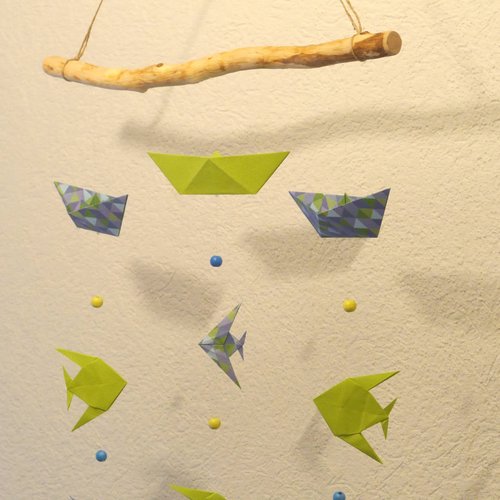 Suspension murale en origami thème marin (bateau et poisson) sur bois flotté