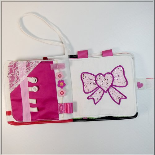 Livre en tissu pour bébé