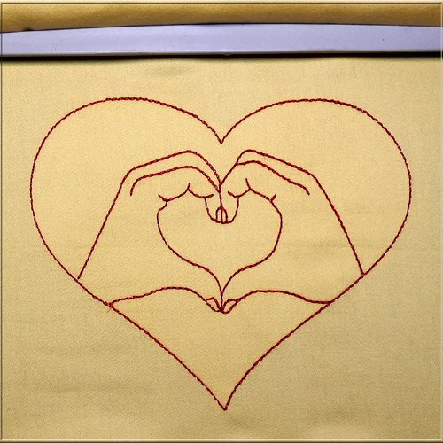 Coeur avec les mains : fichier broderie