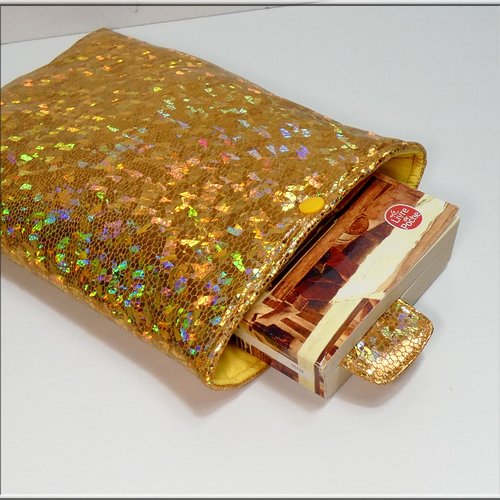 Pochette pour livre de poche avec son marque page assorti