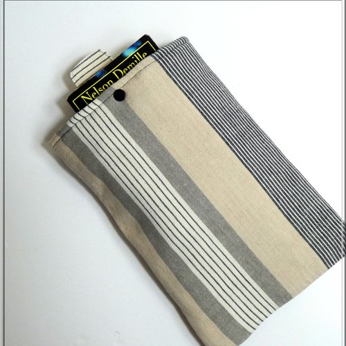 Pochette pour livre de poche avec son marque page assorti