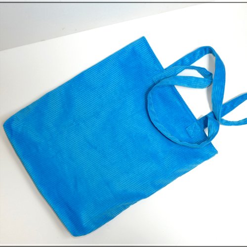 Tote bag en tissu porté épaule