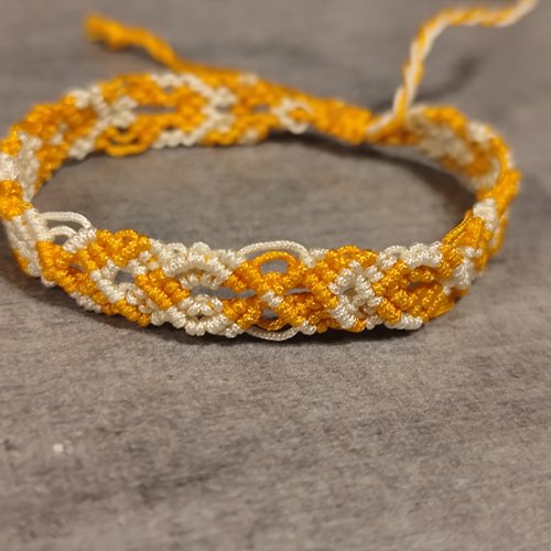Bracelet micro macramé orange , blanc
