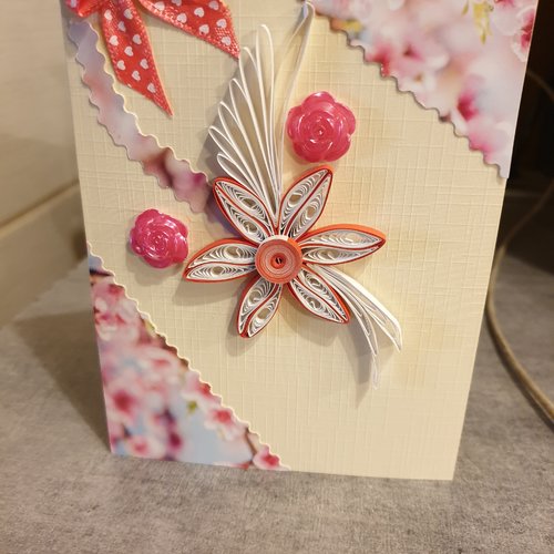 Carte anniversaire , fête, enfant, femme, carte quilling, fleurs quilling