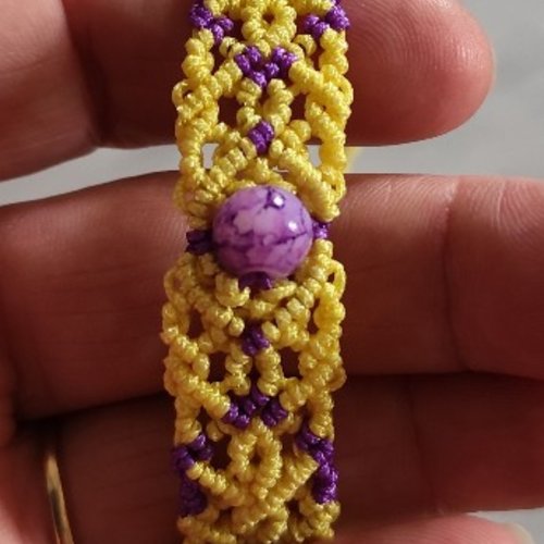 Bracelet micro macramé violet,jaune bracelet fantaisie