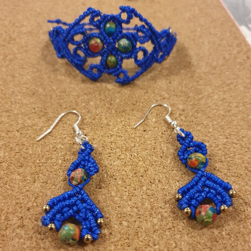 Parure micro macramé  couleur bleu