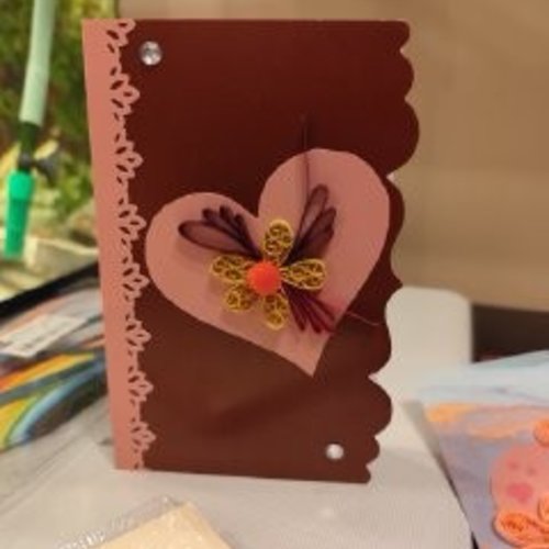 Carte anniversaire , fête, enfant, femme, carte quilling, fleurs quilling