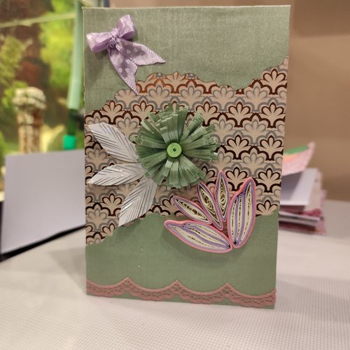 Carte anniversaire , fête, enfant, femme, carte quilling, fleurs quilling