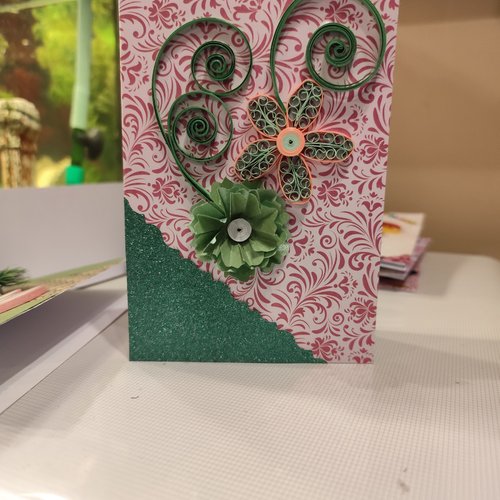Carte anniversaire , fête, enfant, femme, carte quilling, fleurs quilling