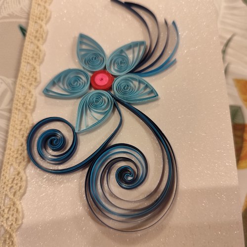 Carte anniversaire , fête, enfant, femme, carte quilling, fleurs quilling