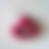 Bijou d'art,pendentif goutte avec cabochon en verre noir blanc rose,argile et peinture,art abstrait contemporain