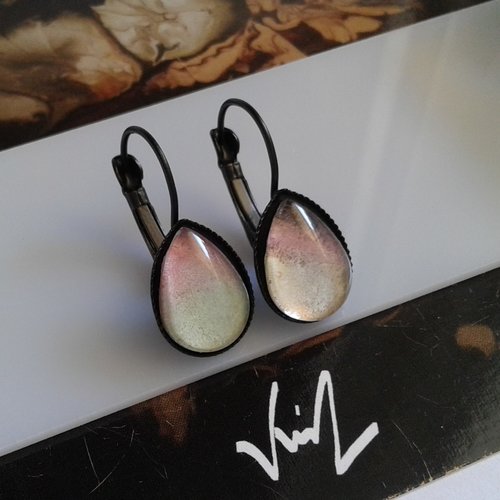 Dormeuses aquarelle rouge vert noir,cabochons goutte,gothique victorien,bobo boho,fait mains en france