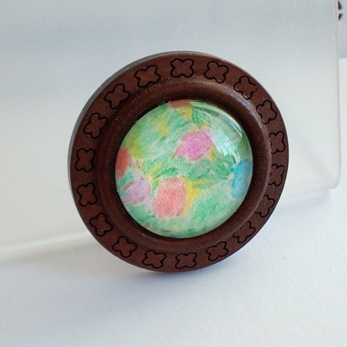 Art portable,broche en bois avec cabochon rond 20mm aquarelle fleurie isabelle krief artiste peintre francaise,cadeau fete anniversaire noel