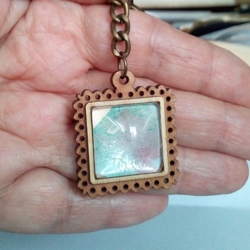 Porte cle en bois avec aquarelle peint sur cabochon carre en verre loupe,bleu vert rose blanc beige,chainette bronze,cadeau fete