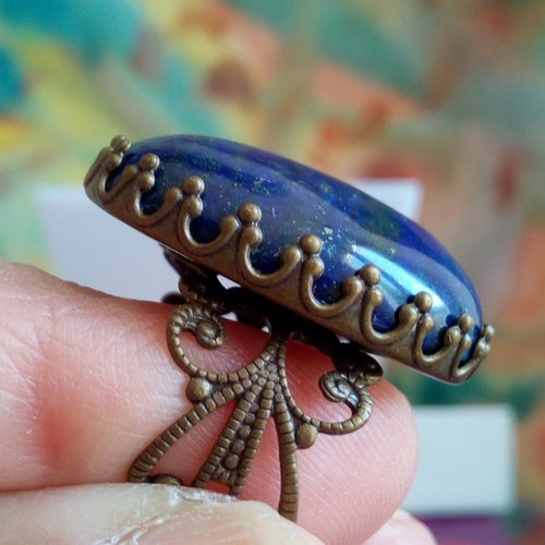 Lapis lazuli,bague laiton ajustable avec cabochon oval ,pierre bleue,filigrane fleur lys royal,cadeau fete anniversaire noel