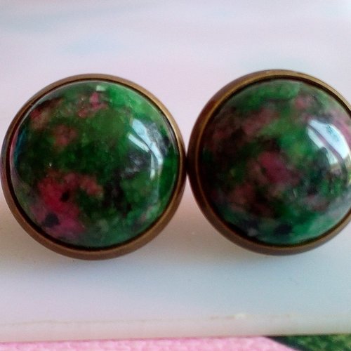 Clous boucles oreilles laiton bronze avec cabochons ronds 14mm rubis zoisite pierre precieuse,poussoirs,cadeau fete anniversaire noel