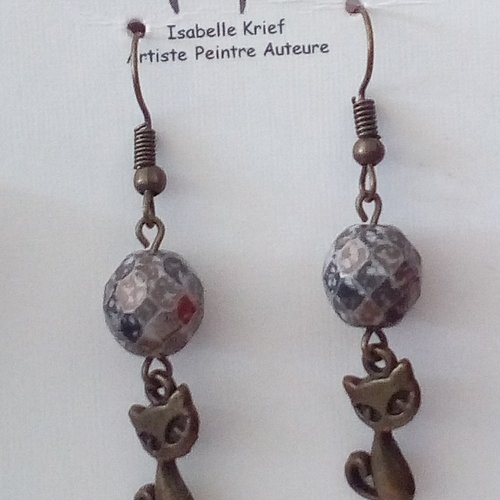 Boucles oreilles laiton et perles rondes verre a facettes gris noir marbre,pendentif chat,fermoirs crochets,fait mains en france,cadeau fete