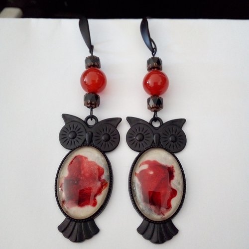 Art abstrait fantastique contemporain,boucles oreilles cornaline avec pendentifs hiboux,rouge noir ,bijou unique isabelle k