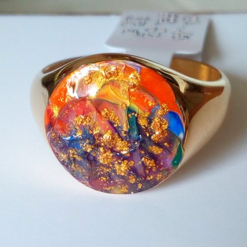 Peinture acrylique, bague chevalière taille fr62 usa10,acier plaqué or, pigment poudre d’or, art abstrait contemporain