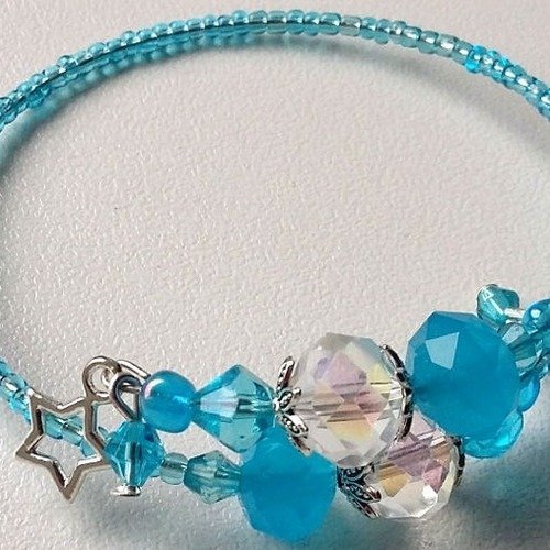 Bracelet fil mémoire perles bleues