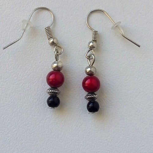 Boucles d'oreilles perles rouges et noires